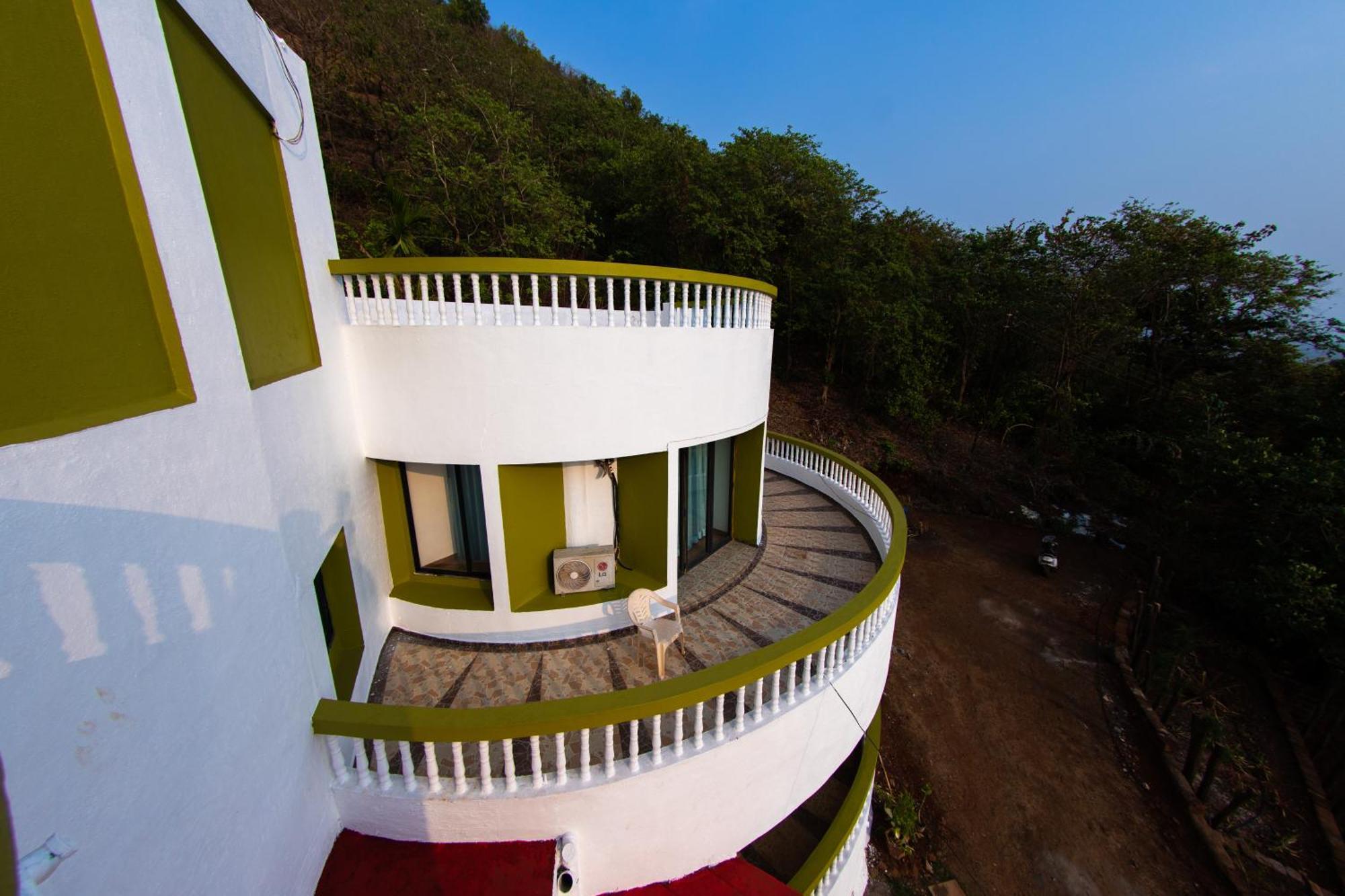 Villa Infinity By The Sea Murud  Экстерьер фото